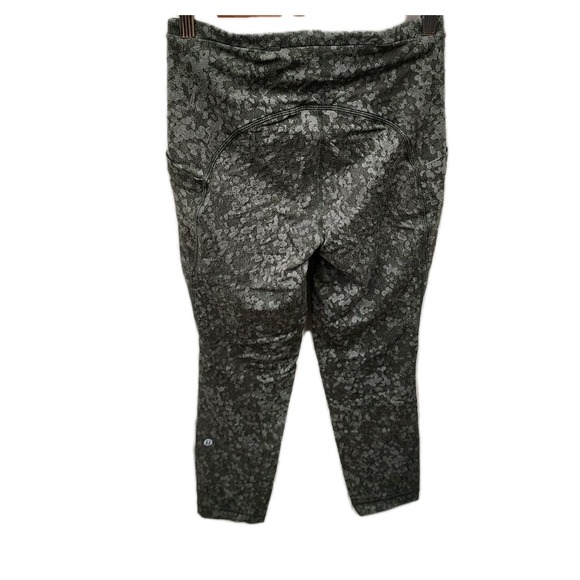 Lululemon Crop Leggings Womens 8 Black Gray Camo Side Pocket Athletic LW6AK8S - Picture 4 of 8